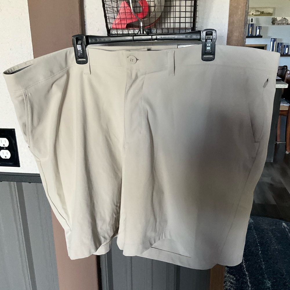 Men's Light Beige Hybrid Shorts - Classic Everyday Style